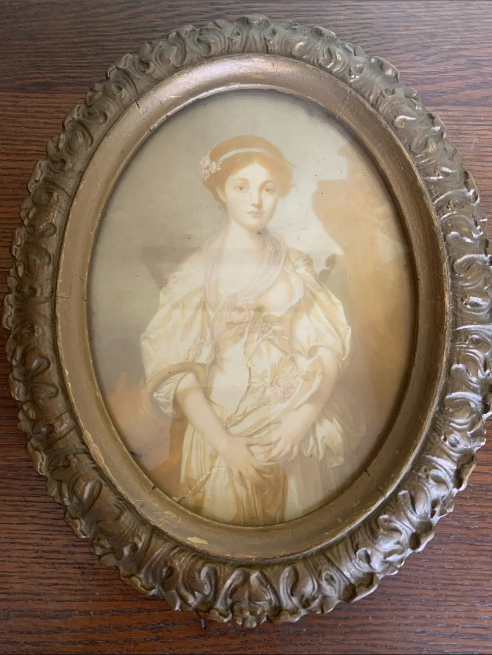 Antique-Style Oval Portrait Wall Art in Gold